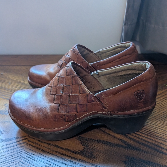 Ariat Brown Leather Woven Mules - Picture 5 of 15